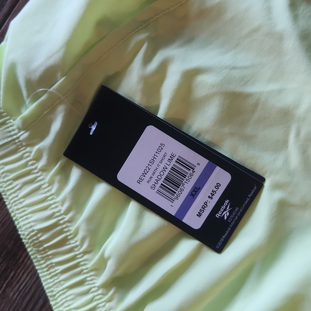 BNWT Reebok Relaxed Shorts - Picture 3 of 4